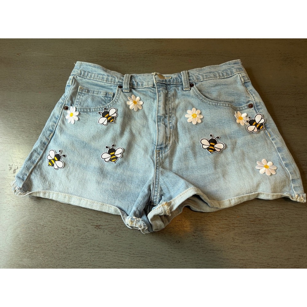Universal Thread 90s Cutoff Shorts Light Wash Bee Daisy Floral Patch Denim 10R